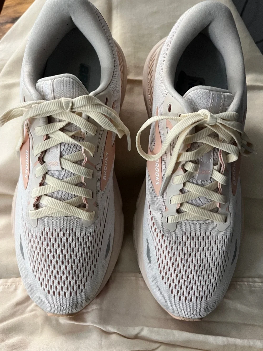 Brooks Adrenaline GTS 23 DNA Womens